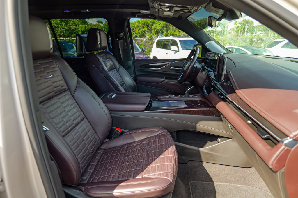 Used 2024 Cadillac Escalade ESV Premium Luxury Platinum AWD/4WD image 41
