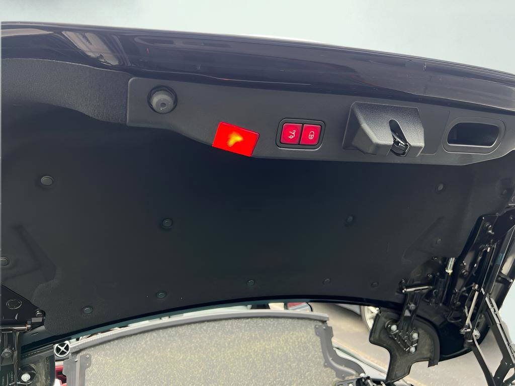 Used 2014 Mercedes-Benz SL 550 w/ Driver Assistance Package image 19