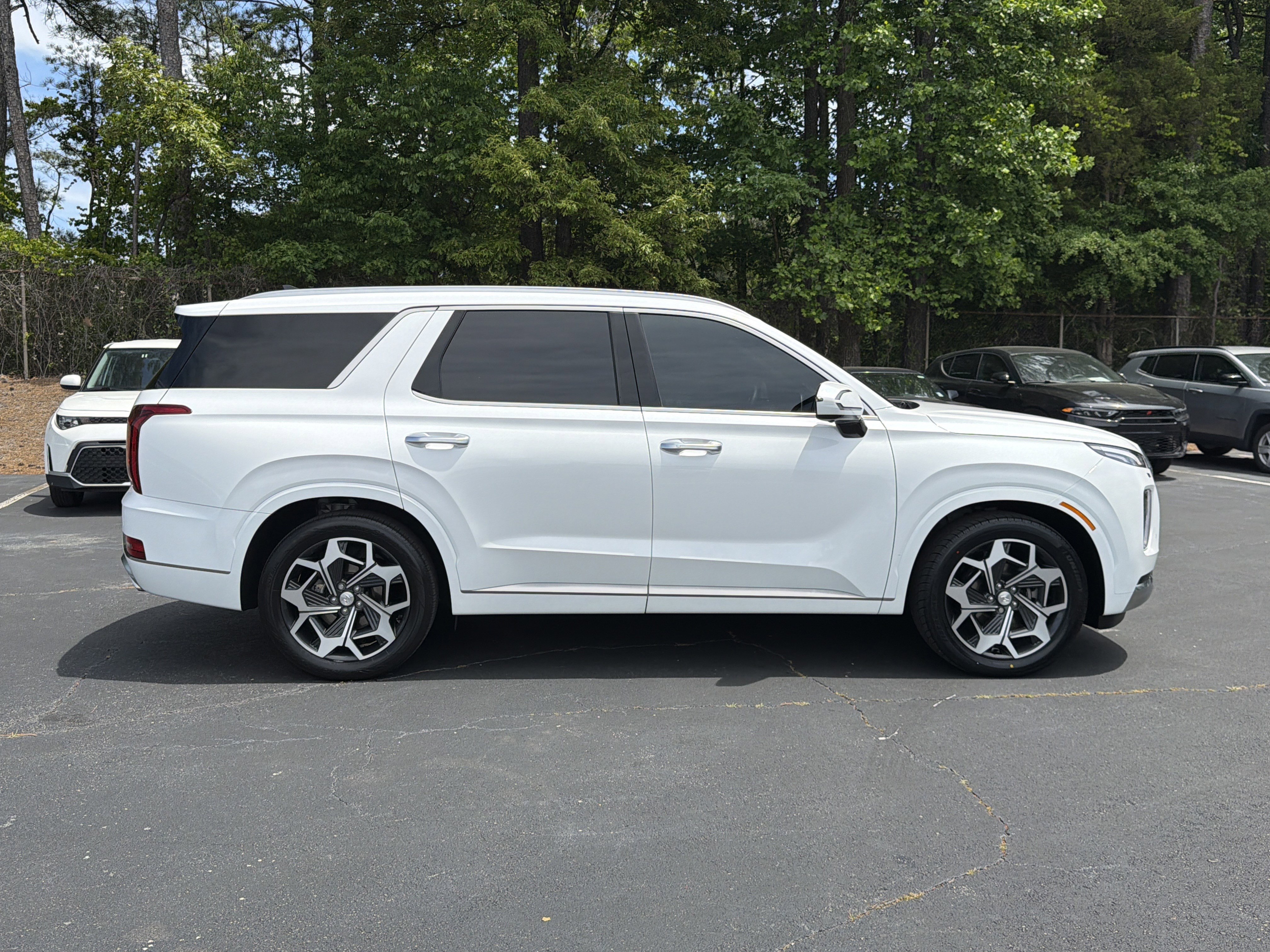 Used 2022 Hyundai Palisade Calligraphy w/ Cargo Package FWD image 9