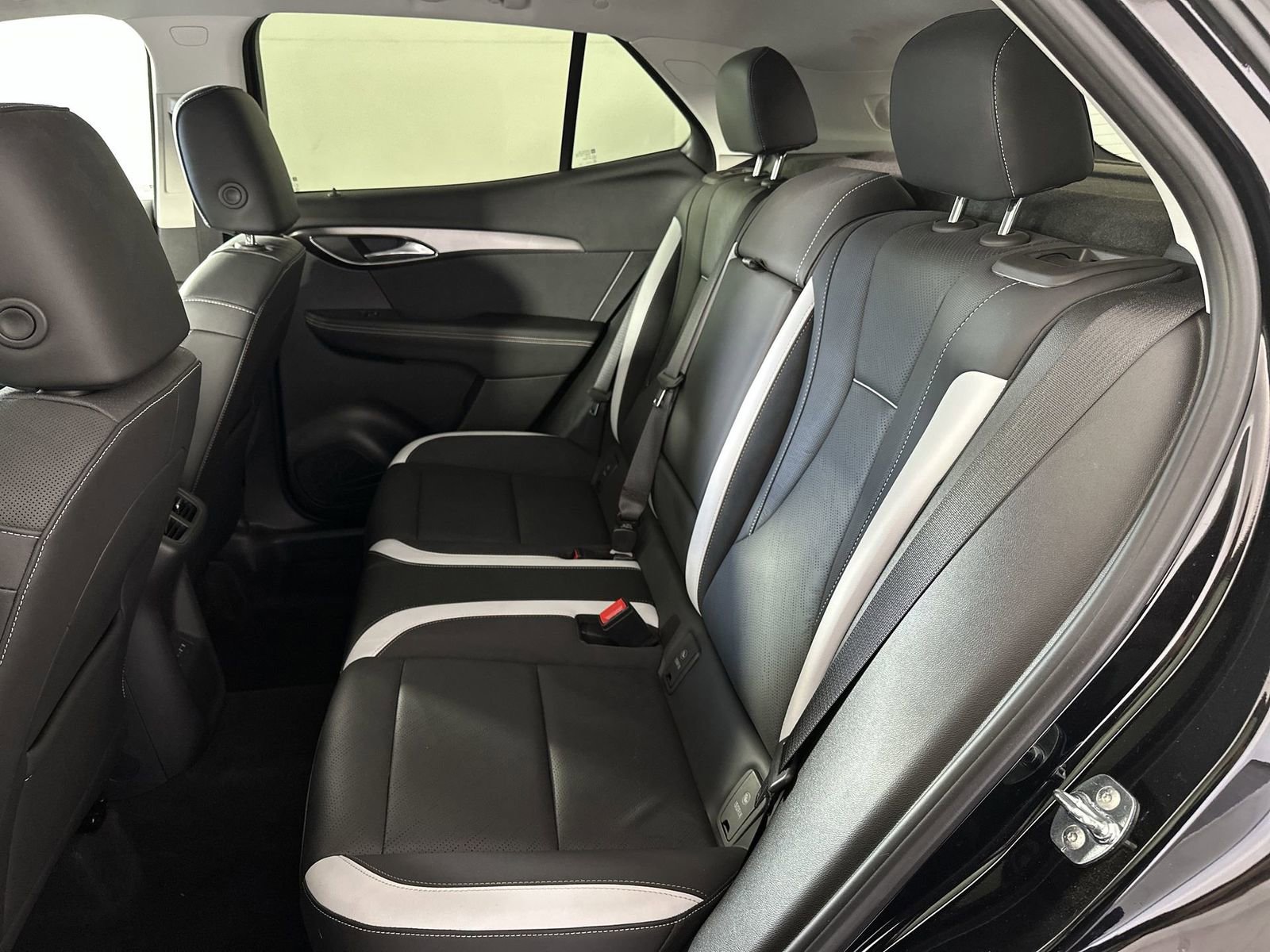 Used 2025 Buick Envision Sport Touring image 23