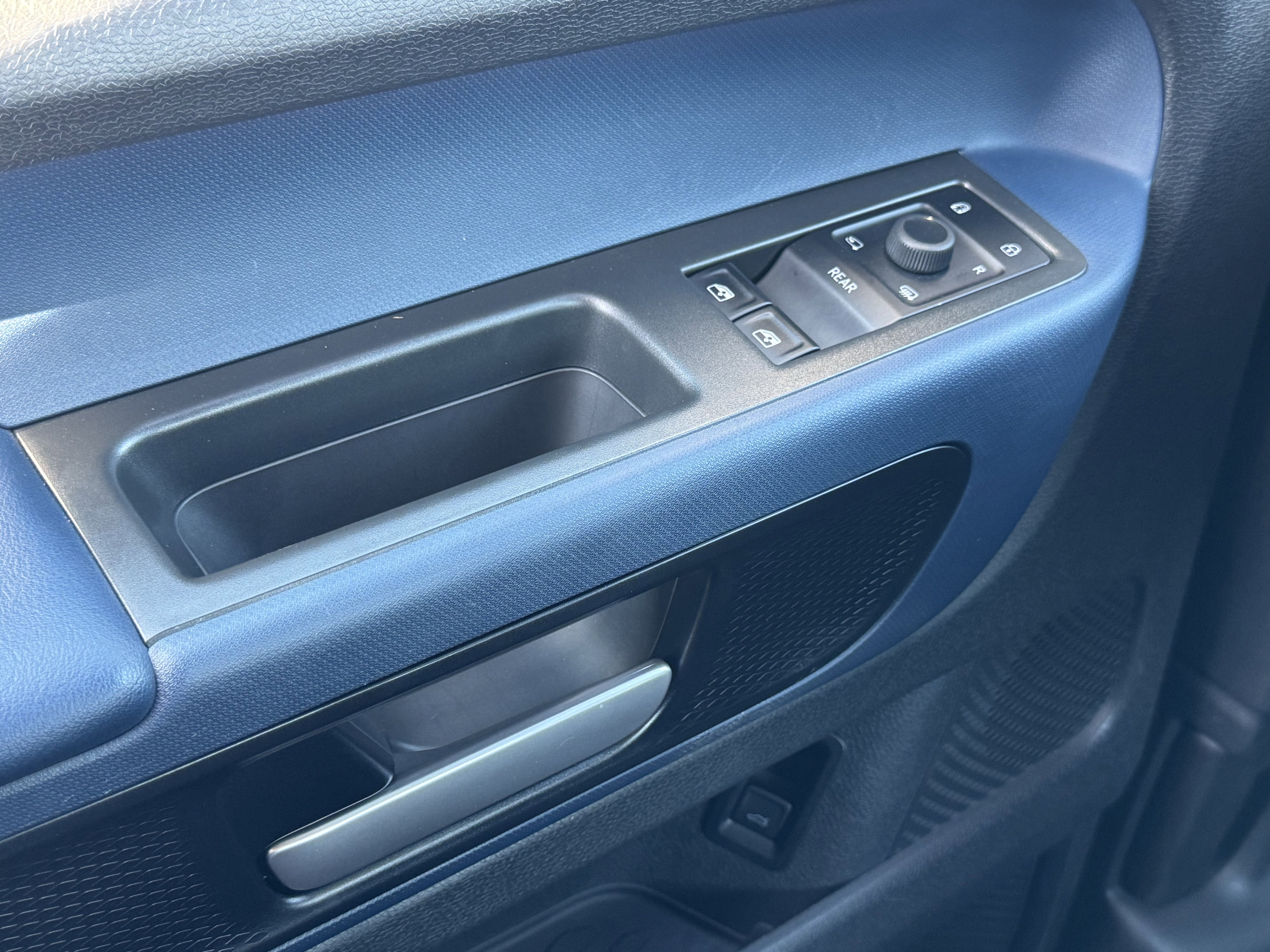 Used 2025 Volkswagen ID. Buzz Pro S image 15