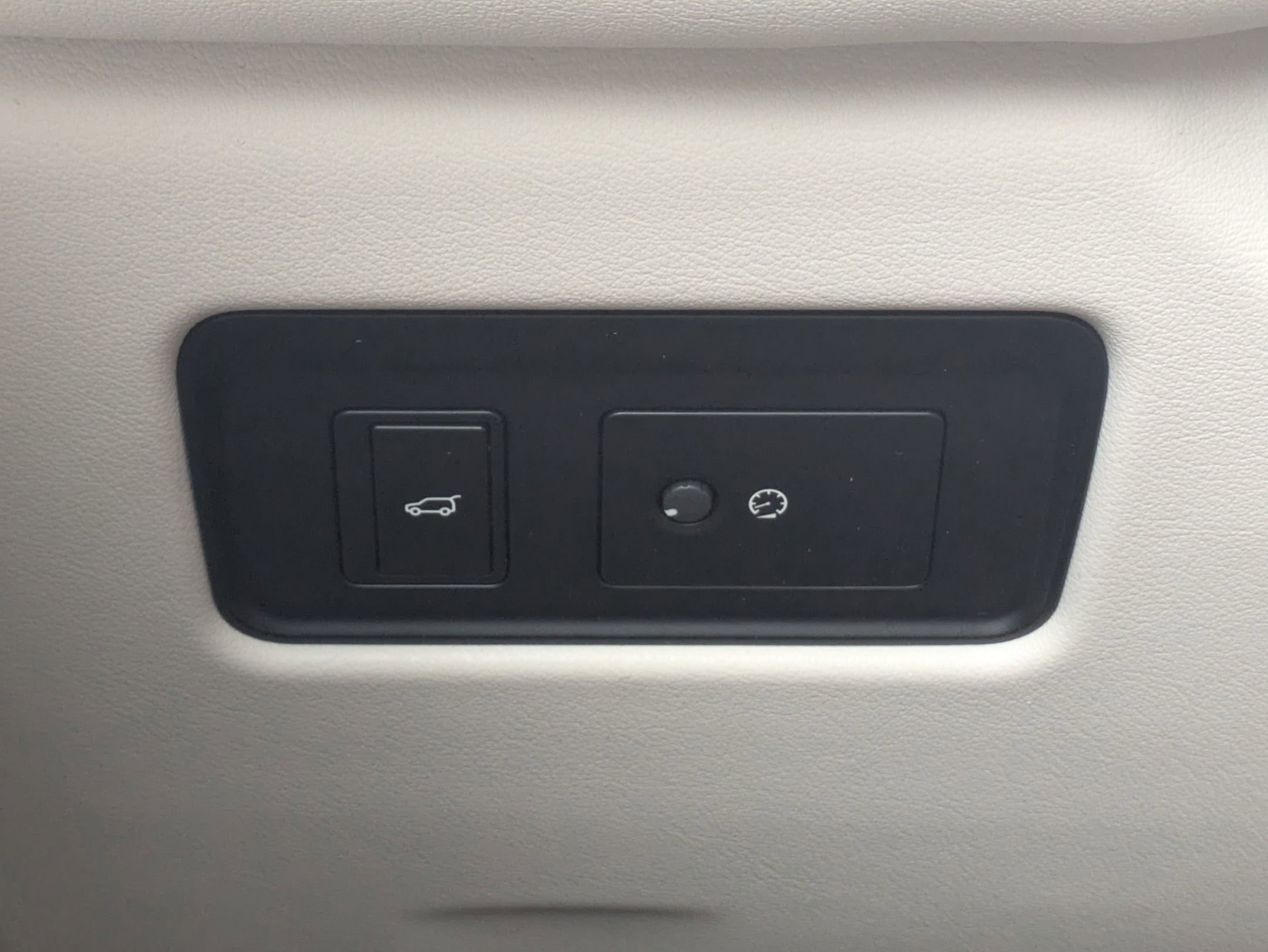 Used 2026 Jaguar F-PACE R-Dynamic S image 18