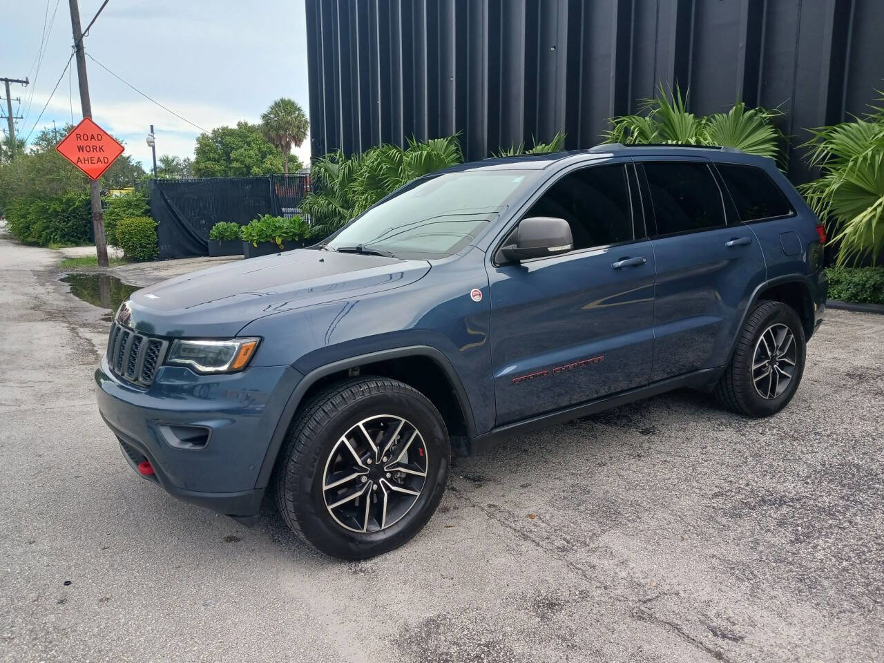 Used 2020 Jeep Grand Cherokee Trailhawk w/ Premium Lighting Group image 2