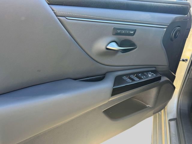 Certified 2025 Lexus ES 350 w/ Premium Package image 20