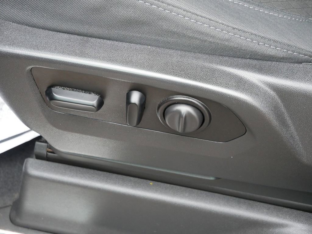 Used 2020 Chevrolet Silverado 1500 LT w/ All-Star Edition image 17