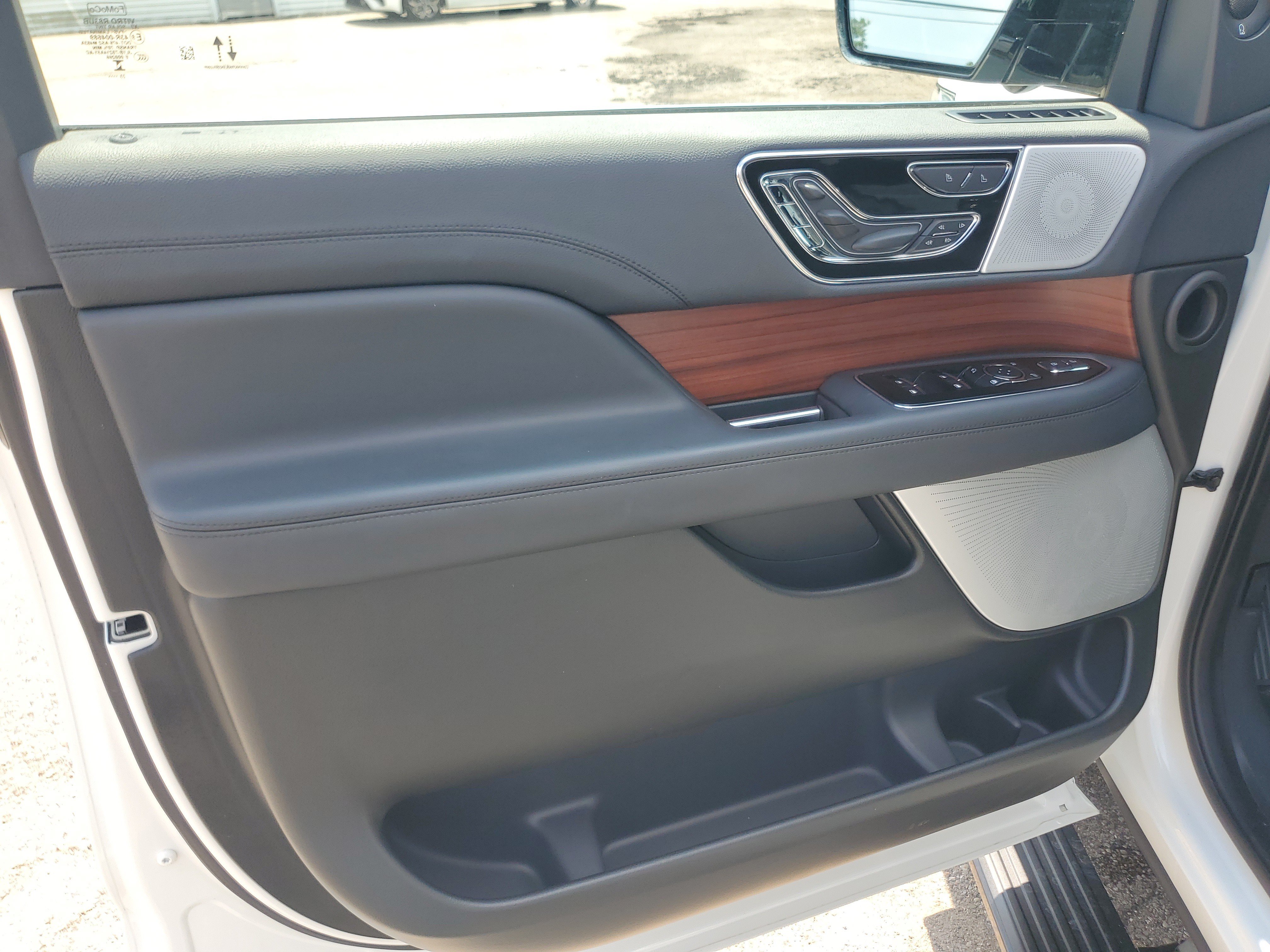 Used 2024 Lincoln Navigator Reserve AWD/4WD image 10