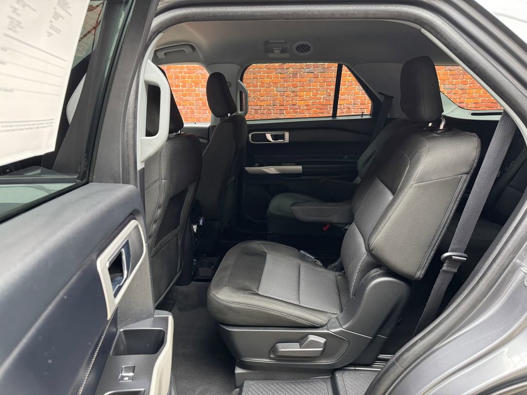 Used 2022 Ford Explorer XLT image 24