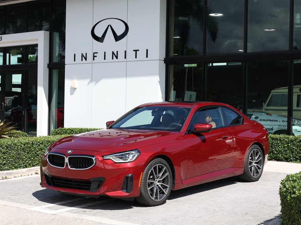 Used 2025 BMW 230i Coupe RWD image 1