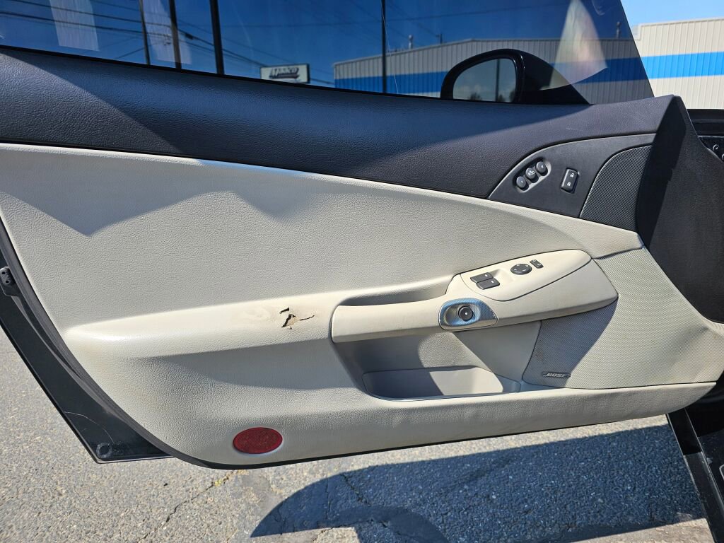 Used 2006 Chevrolet Corvette Coupe w/ Preferred Equipment Group RWD image 17