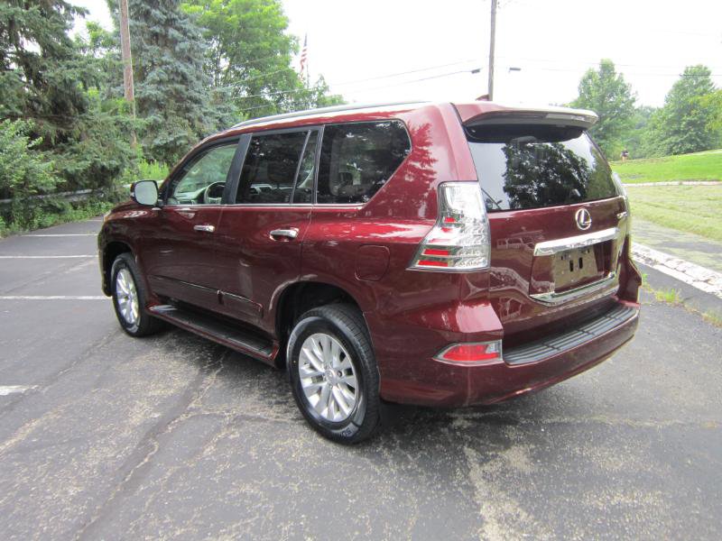 Used 2016 Lexus GX 460 image 5