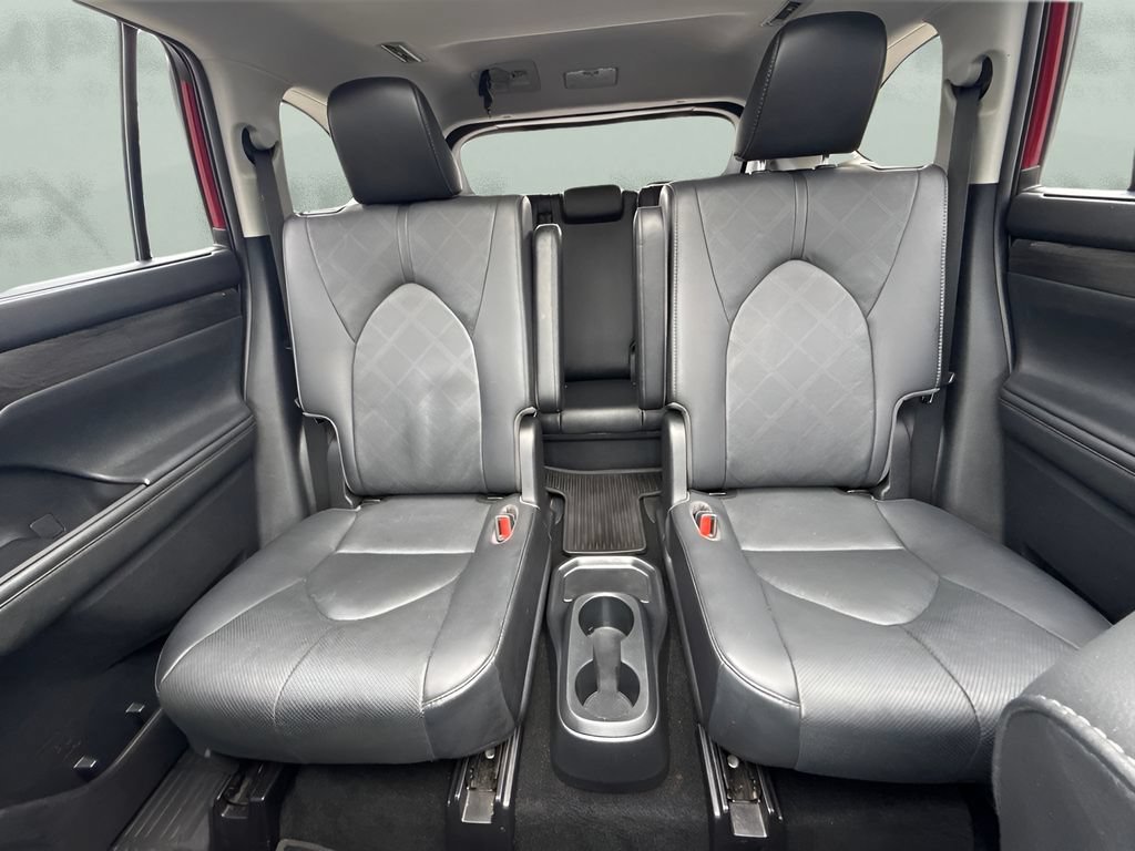 Used 2021 Toyota Highlander Platinum FWD image 8