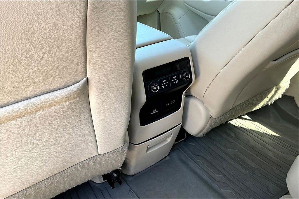 Used 2020 GMC Acadia Denali w/ Technology Package image 12