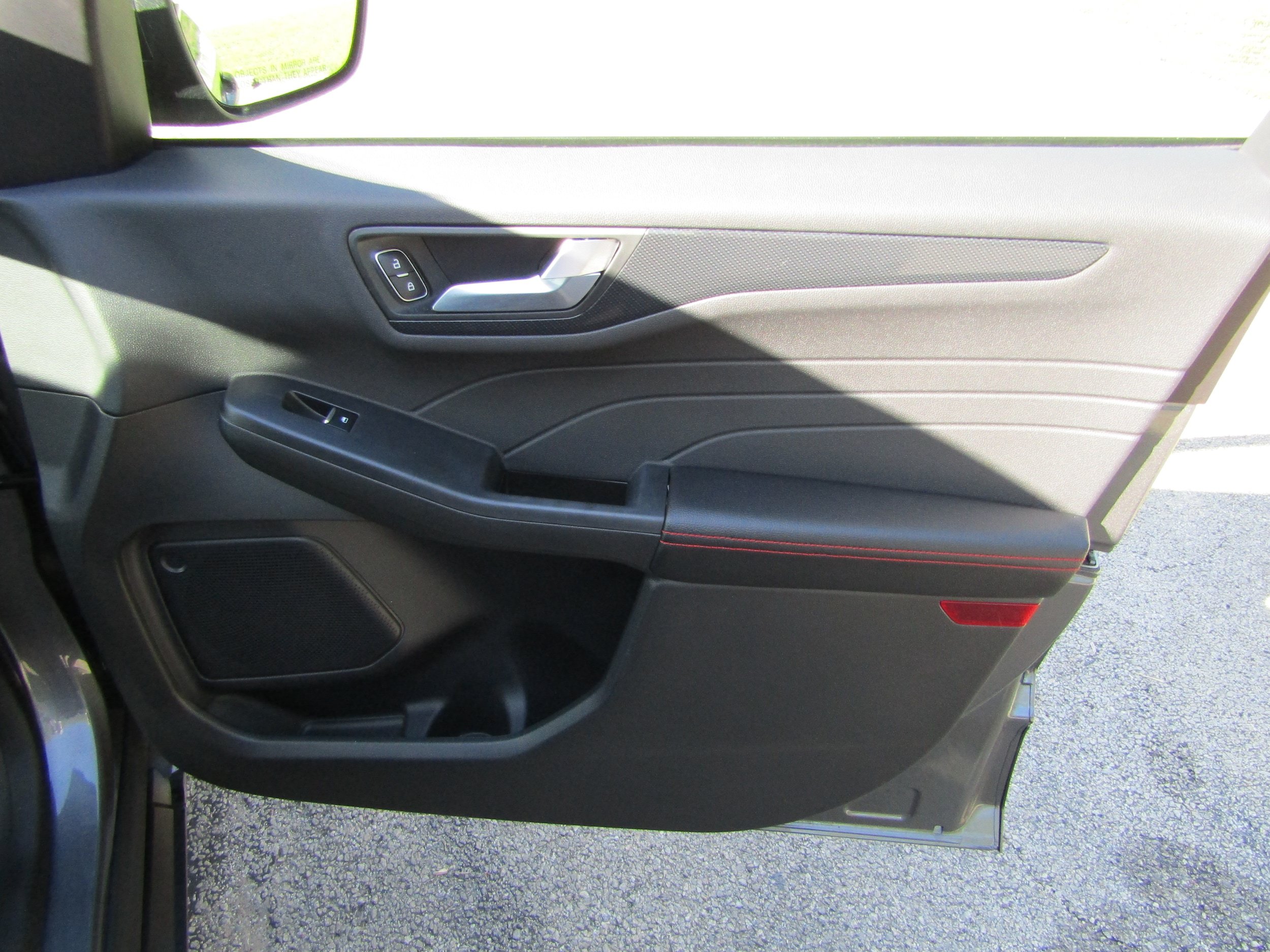 Used 2024 Ford Escape ST-Line w/ Tech Pack #1 AWD/4WD image 18