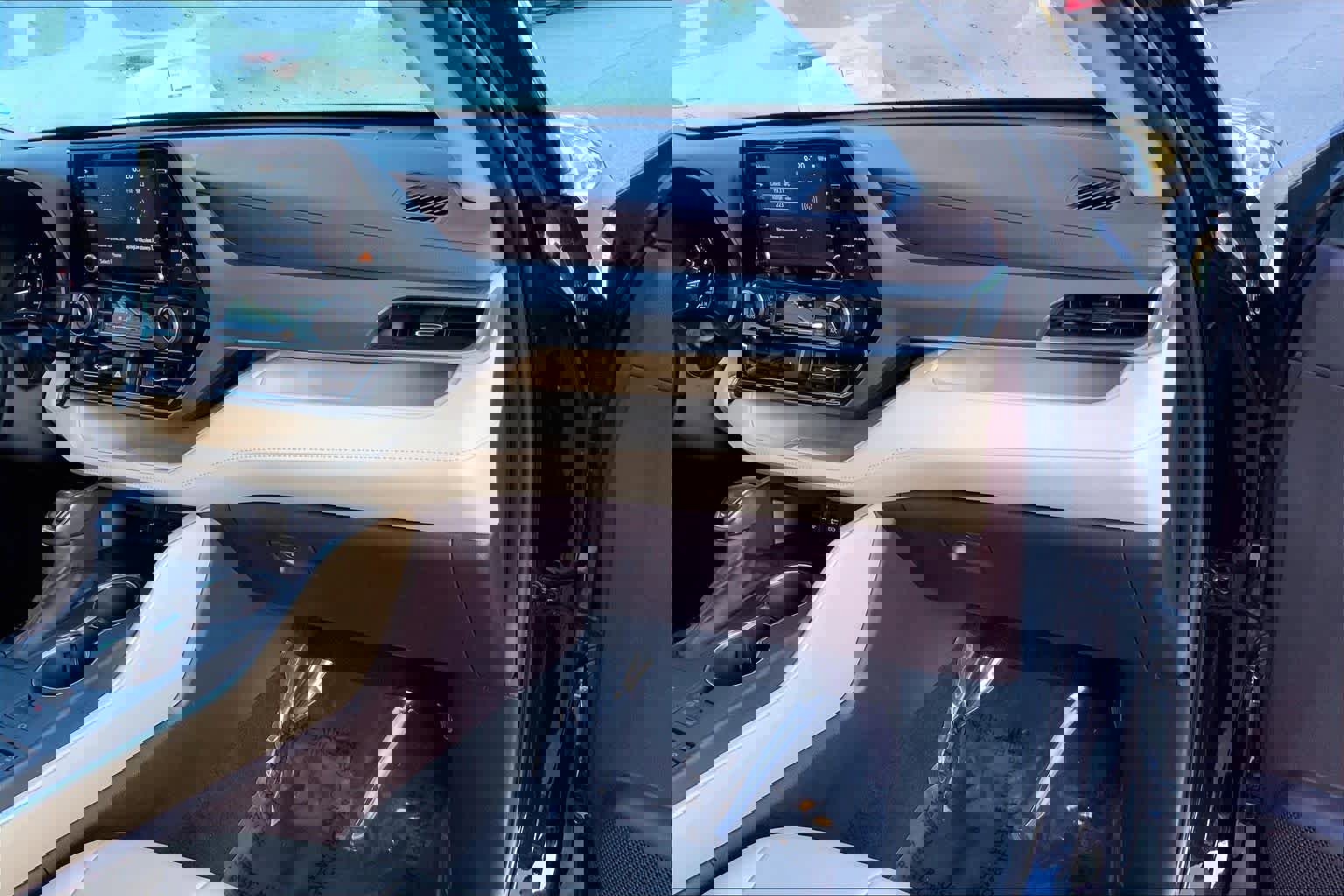 Used 2021 Toyota Highlander XLE image 18