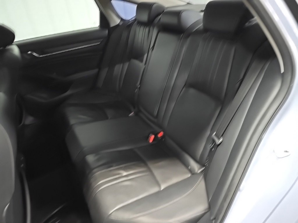 Used 2022 Honda Accord Touring image 32