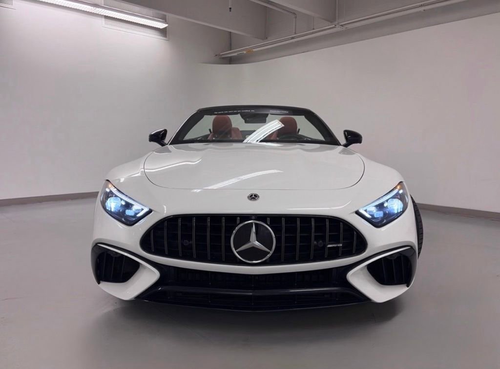 Certified 2022 Mercedes-Benz SL 63 AMG 4MATIC image 4