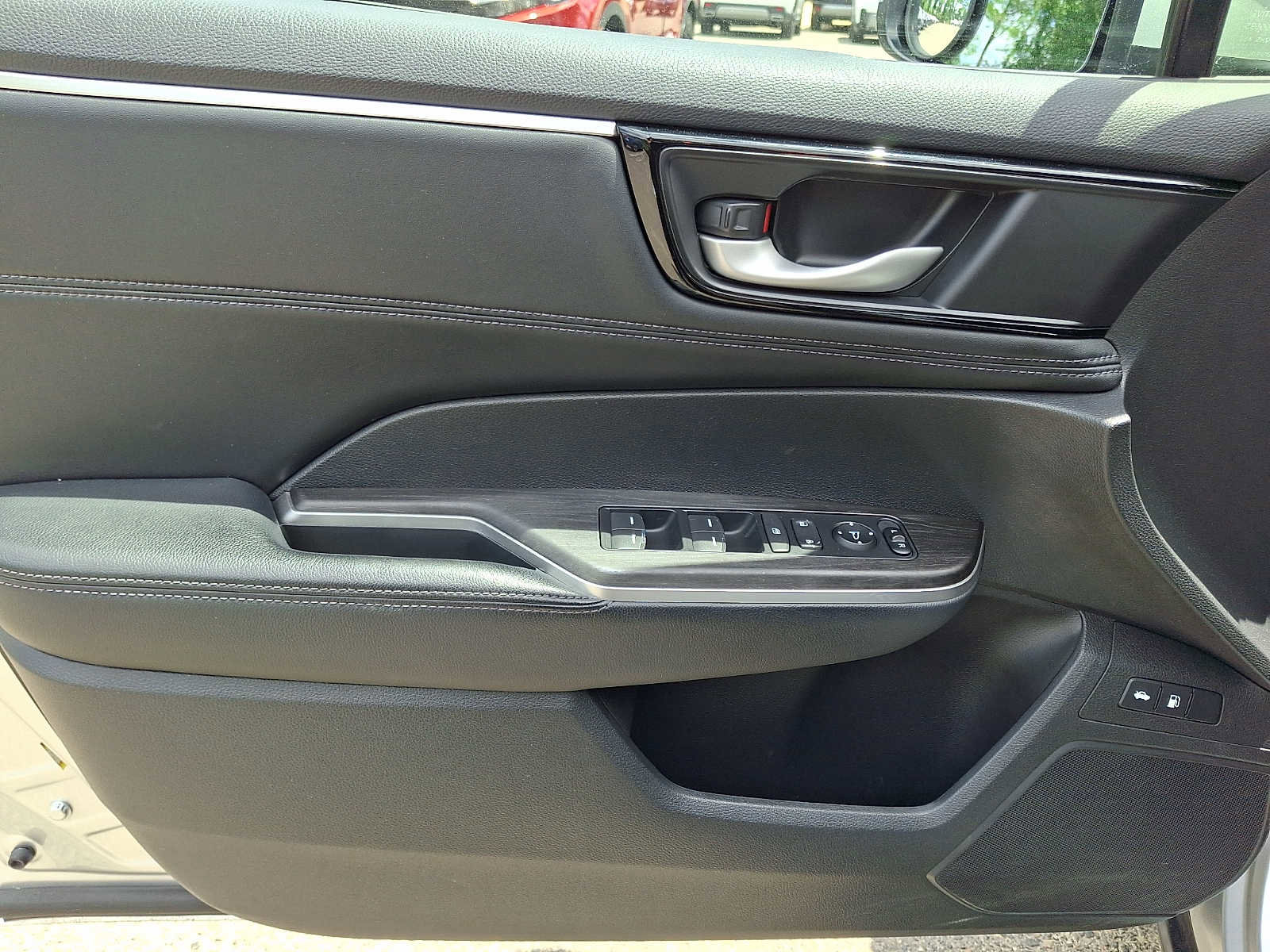 Used 2018 Honda Clarity Plug-In Hybrid image 12