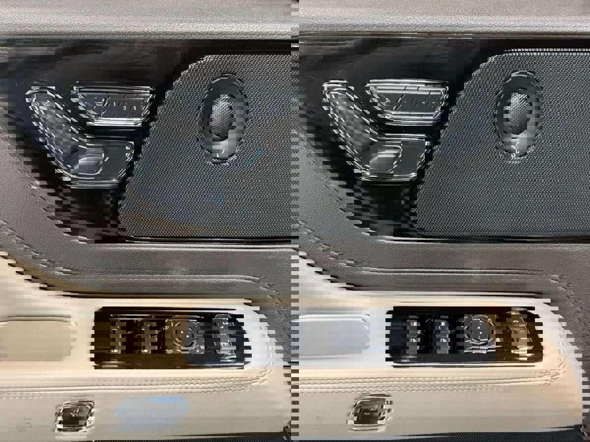 Used 2022 Lincoln Aviator Reserve w/ Equipment Group 201A image 13