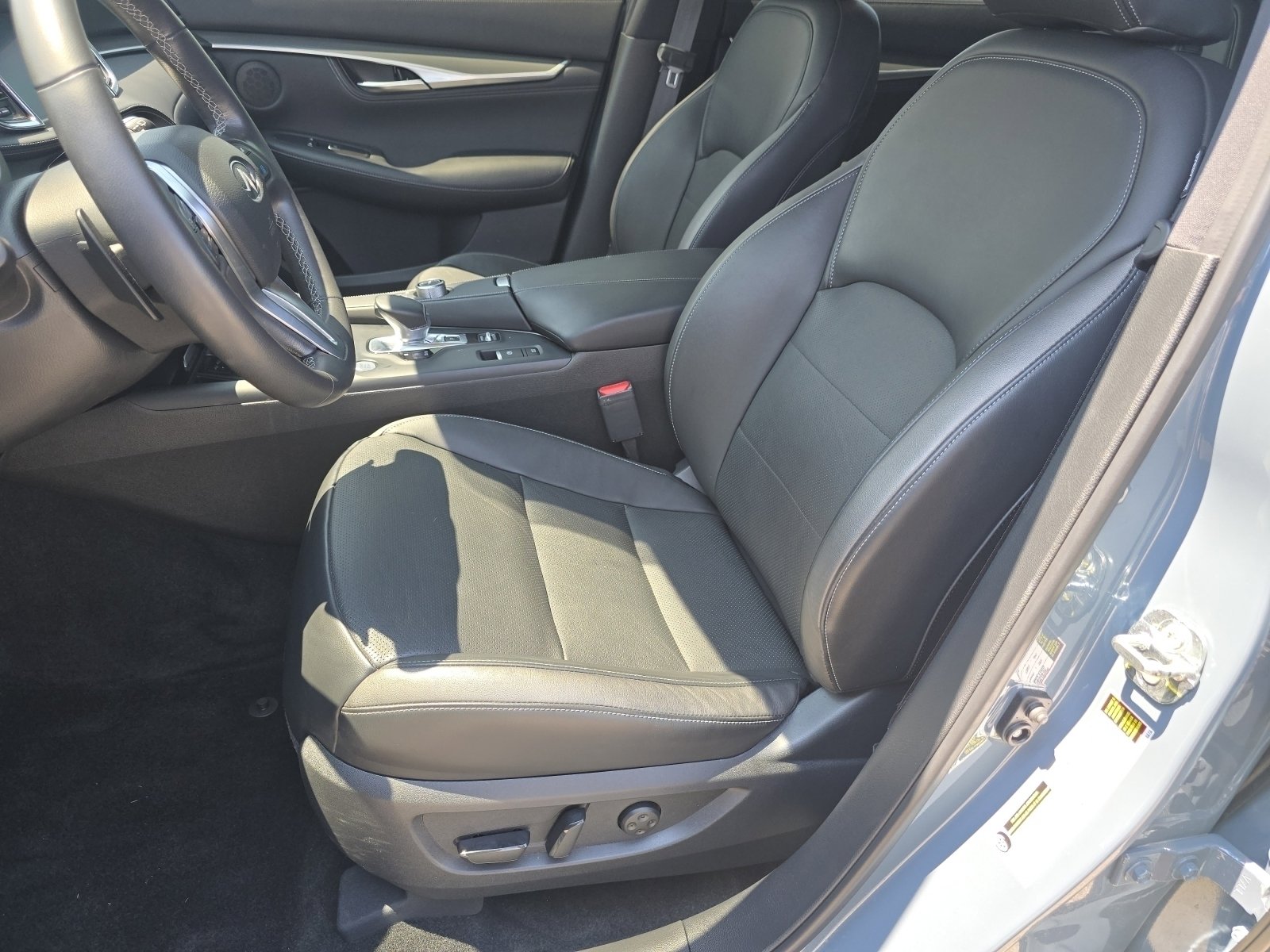 Used 2023 INFINITI QX55 Luxe w/ Cargo Package image 35