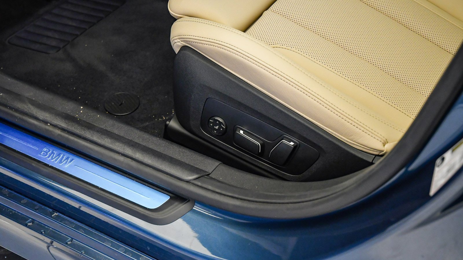 New 2026 BMW 330i Sedan w/ Premium Package image 22