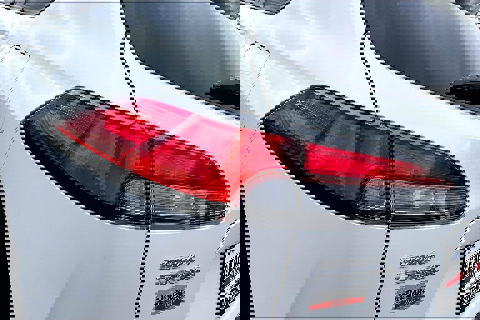 Used 2025 Toyota Corolla Cross XLE image 28