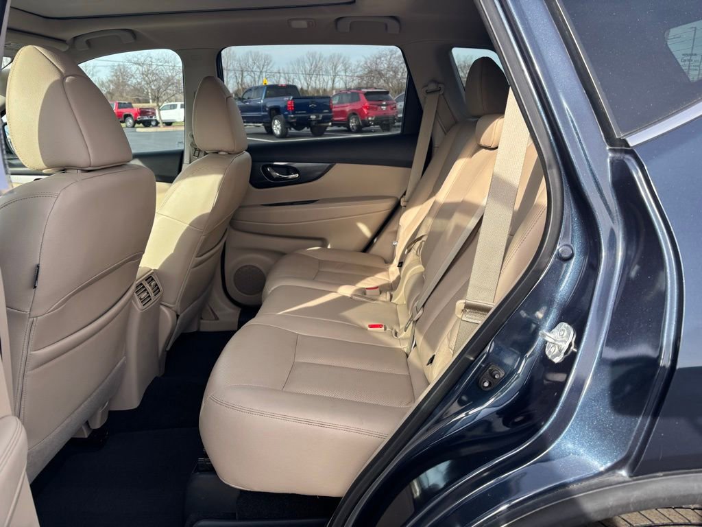 Used 2016 Nissan Rogue SL w/ SL Premium Package image 18