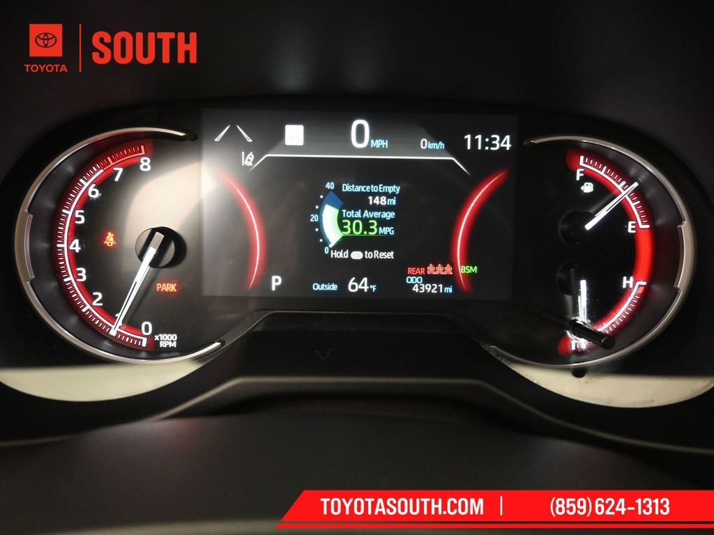 Used 2025 Toyota RAV4 XLE image 12