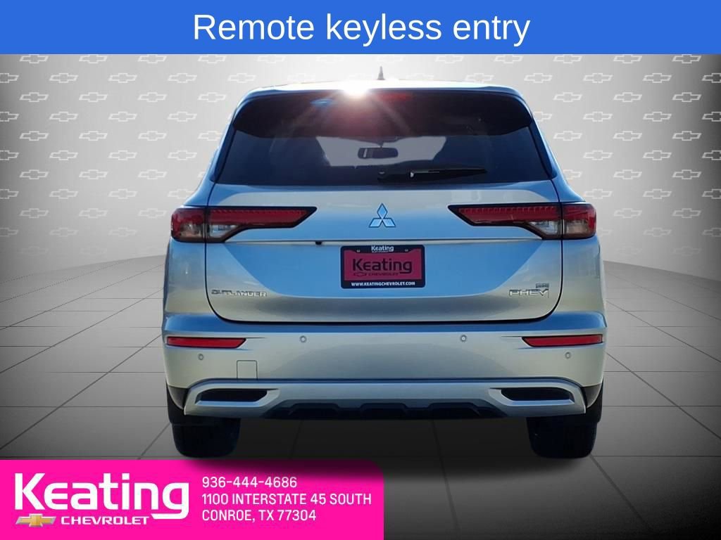Used 2023 Mitsubishi Outlander 4WD Plug-In Hybrid image 7