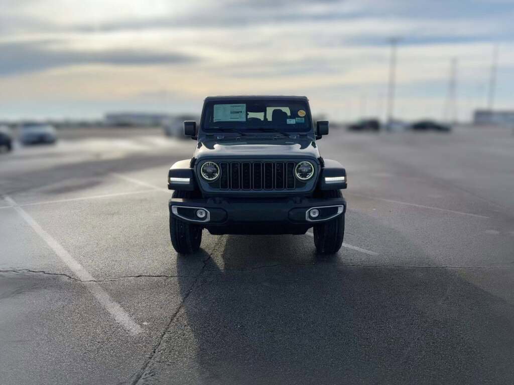 New 2026 Jeep Gladiator Sport image 2