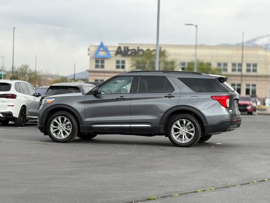 Used 2023 Ford Explorer XLT w/ Equipment Group 202A image 7