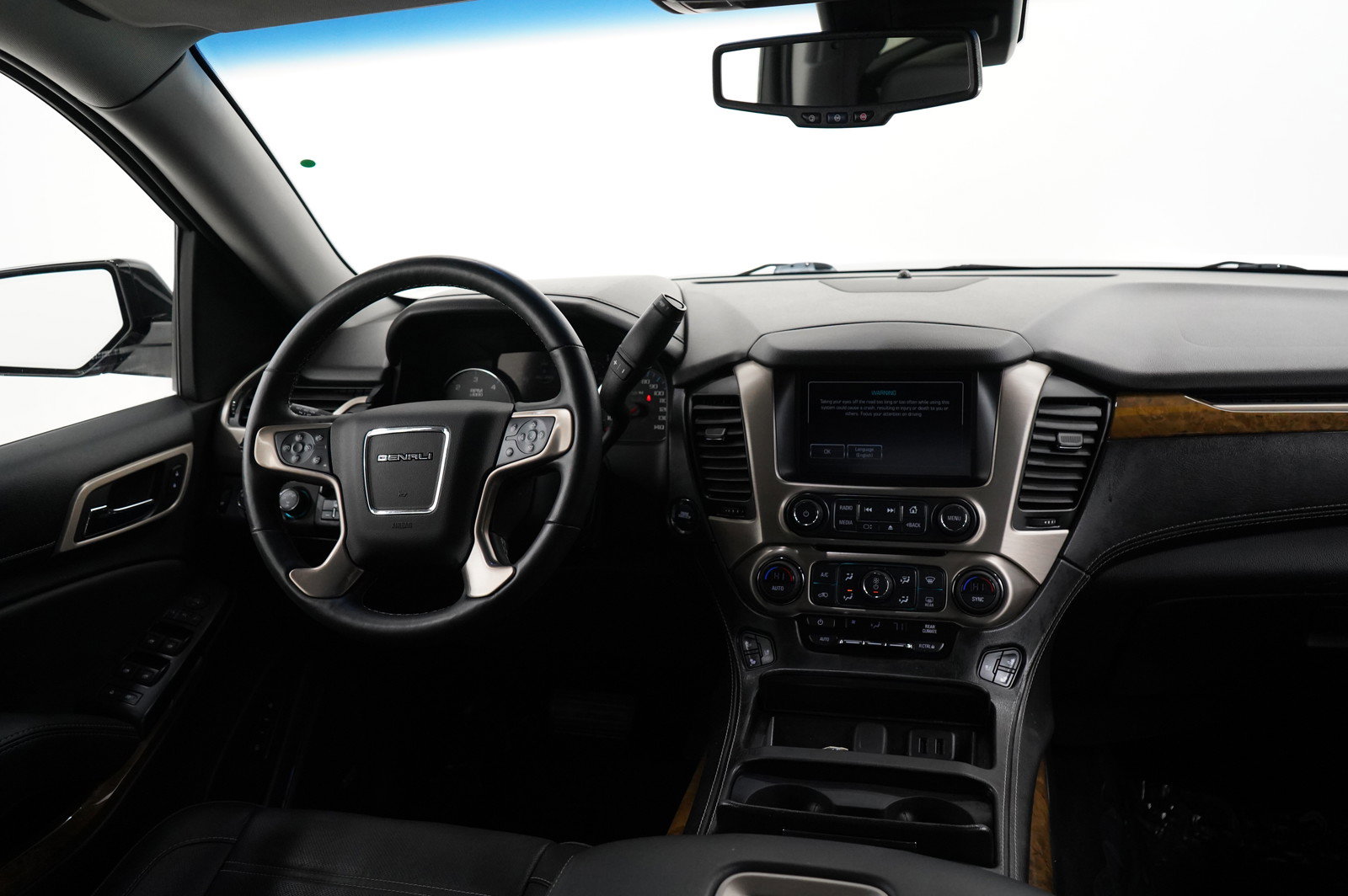 Used 2017 GMC Yukon Denali w/ Open Road Package image 11