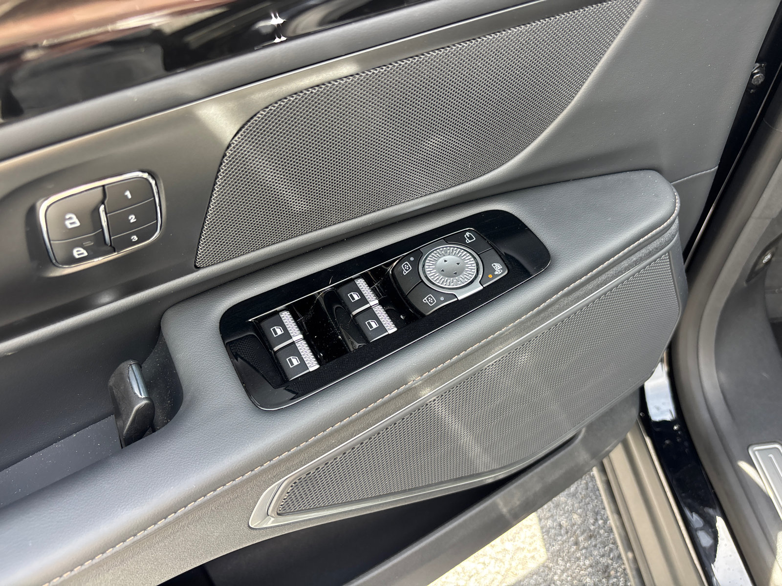 New 2026 Lincoln Nautilus Premier AWD/4WD image 13