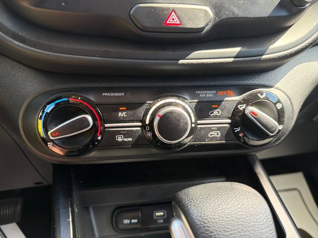 Used 2025 Kia Soul LX w/ LX Technology Package FWD image 20