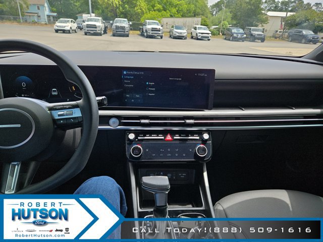 Used 2025 Hyundai Santa Cruz SEL FWD image 15