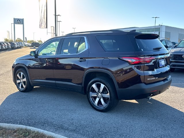 Used 2022 Chevrolet Traverse LT w/ LT Premium Package AWD/4WD image 3