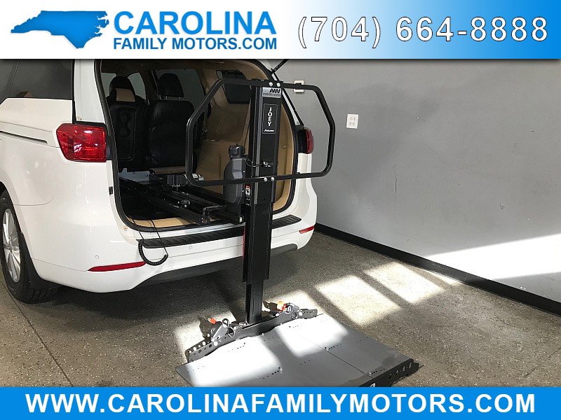 Used 2017 Kia Sedona LX w/ LX Essentials Premium Package