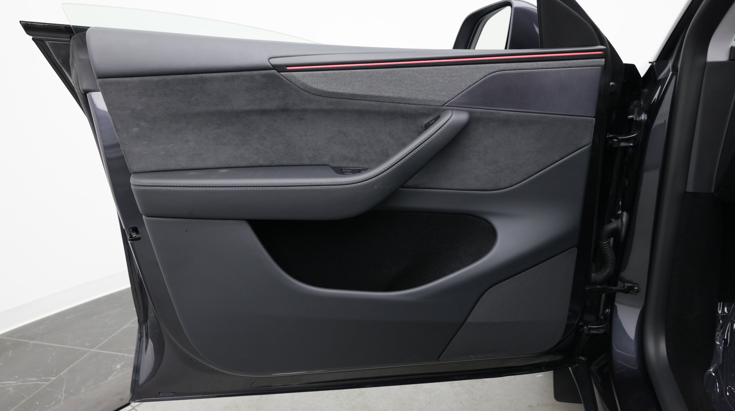 Used 2026 Tesla Model Y AWD image 12
