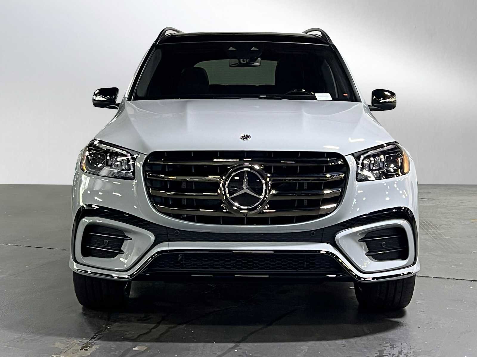 New 2026 Mercedes-Benz GLS 580 4MATIC image 8