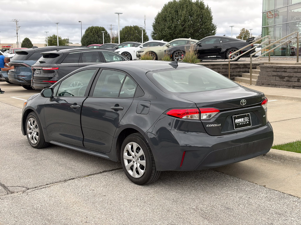 Used 2025 Toyota Corolla LE FWD image 4