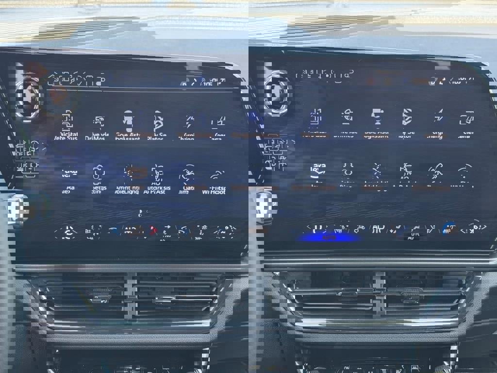 Used 2024 Chevrolet Equinox EV RS image 9