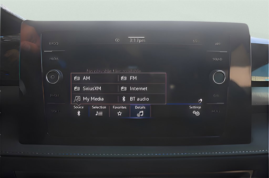 Used 2025 Volkswagen Taos SE image 20