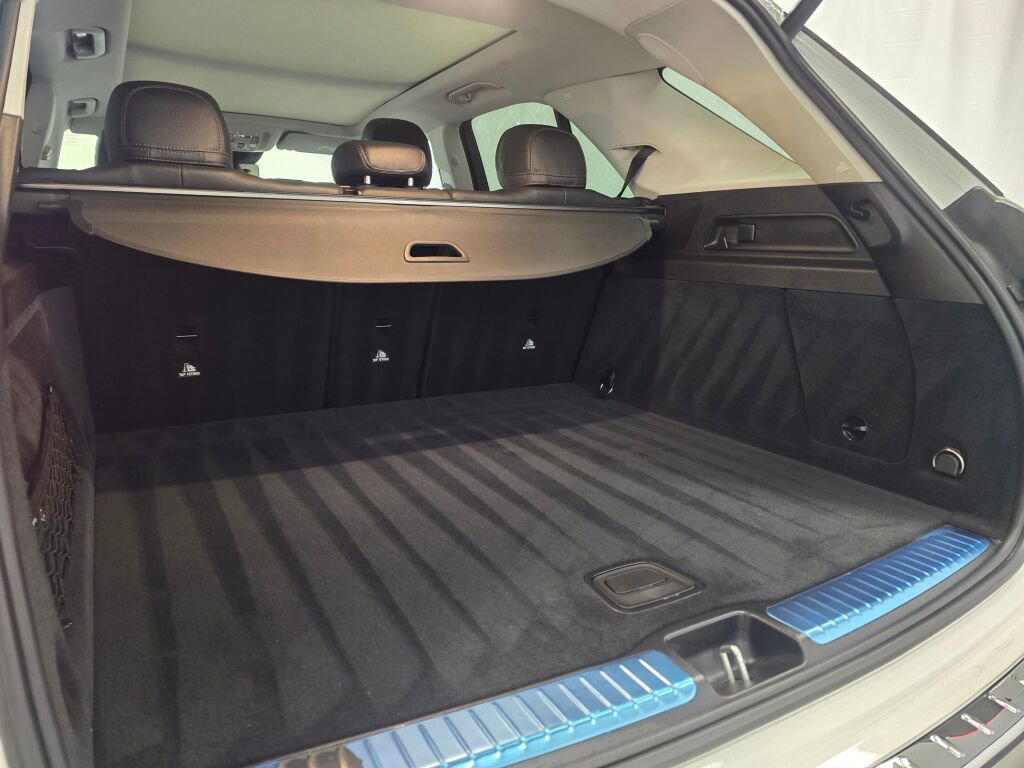 Used 2025 Mercedes-Benz GLE 350 4MATIC w/ Driver Assistance Package image 22