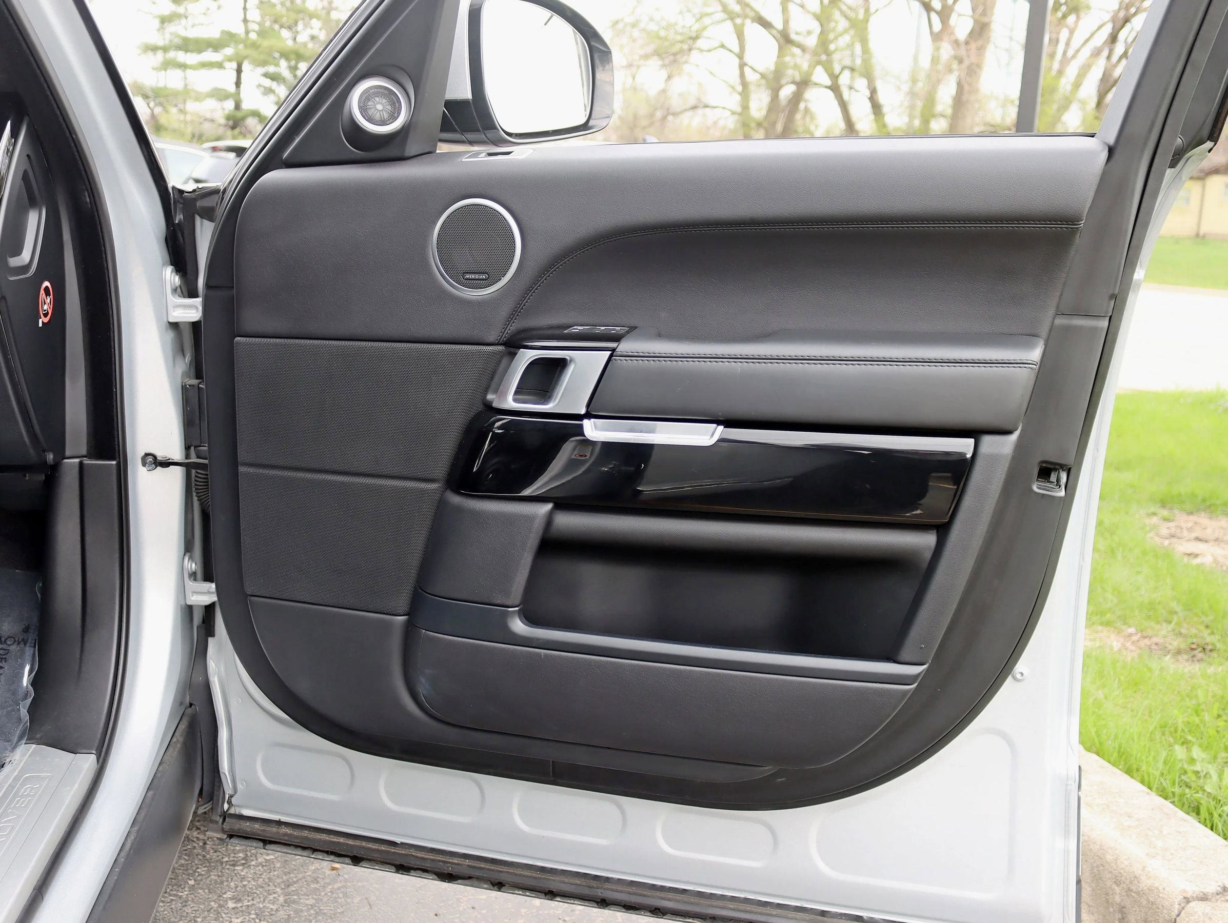 Used 2017 Land Rover Range Rover Supercharged image 36