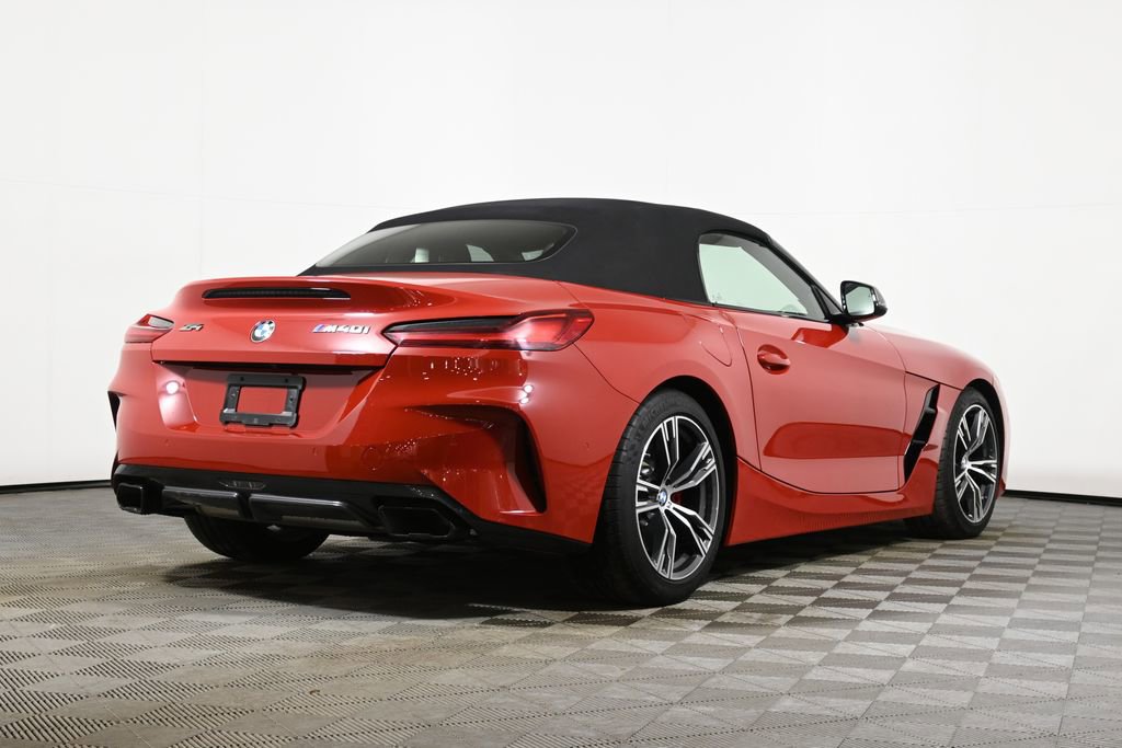 Used 2025 BMW Z4 M40i w/ Premium Package image 8