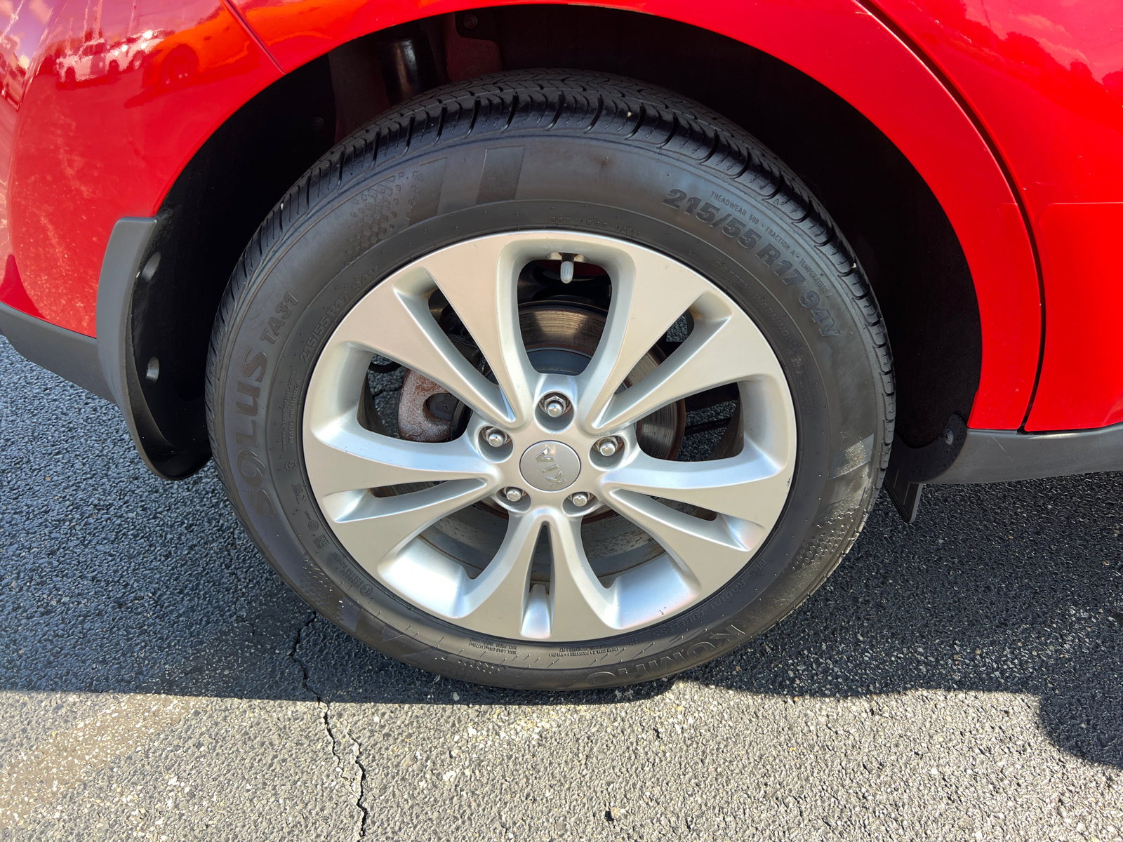 Used 2015 Kia Soul + FWD image 10
