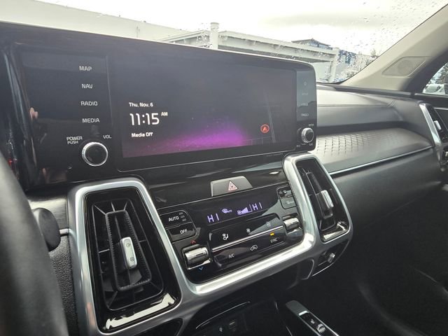 Certified 2023 Kia Sorento SX image 33