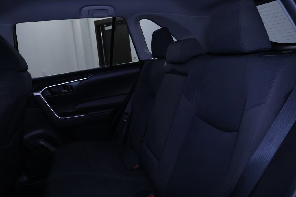 Used 2022 Toyota RAV4 LE AWD/4WD image 15