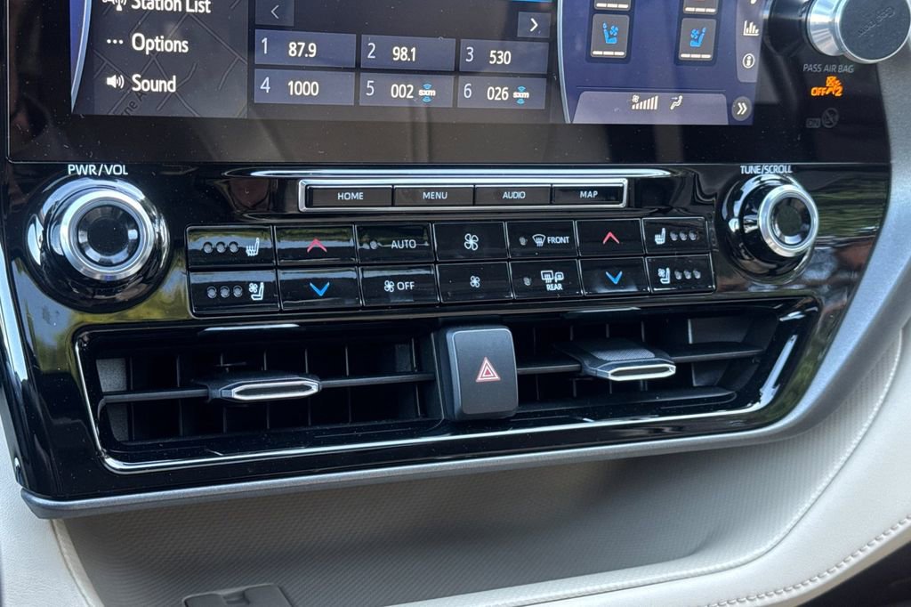 Used 2022 Toyota Highlander Limited AWD/4WD image 20