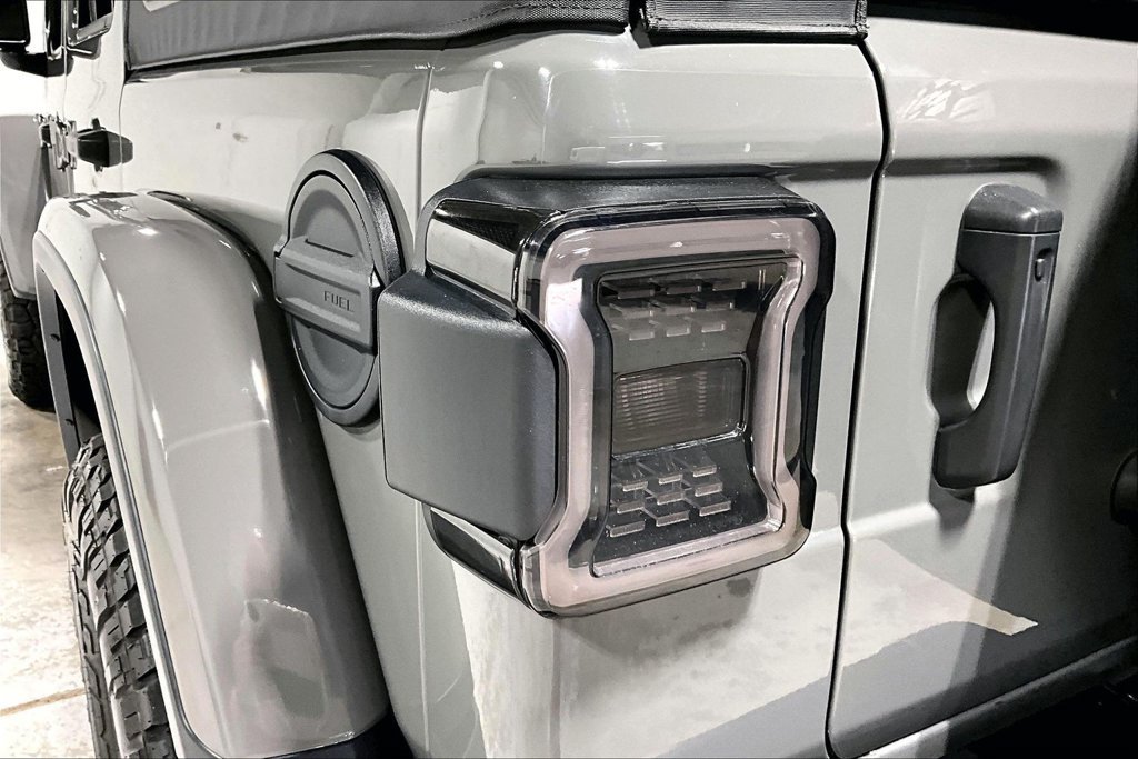 Used 2021 Jeep Wrangler Unlimited Rubicon AWD/4WD image 39