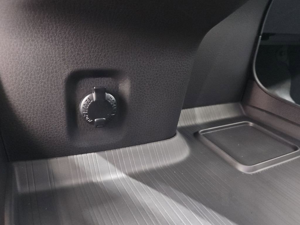 New 2026 Toyota Sienna XLE image 24